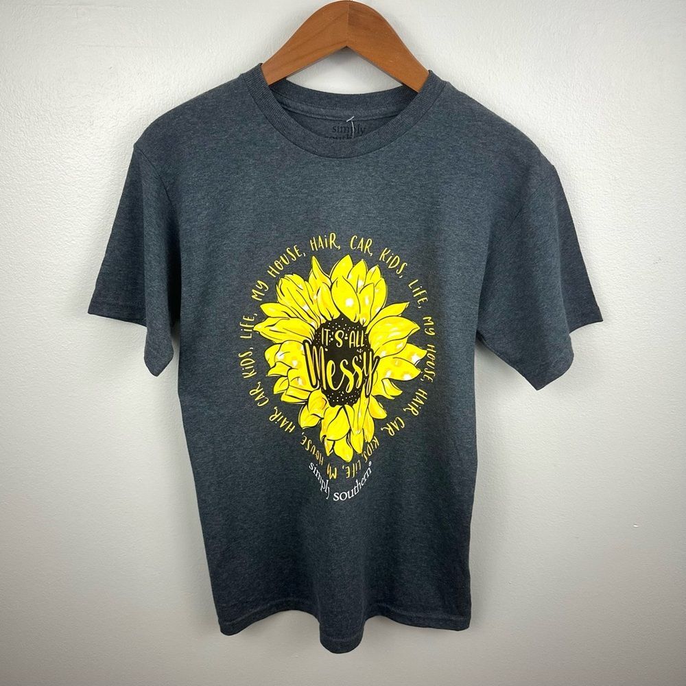 Simply Southern Grey It's A Mess Sunflower Short Sleeve T-Shirt NWT Size Small